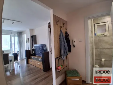 Prodaja, trosoban stan, 76m², Socijalno, Novi Sad Sve Podlokacije - image 4