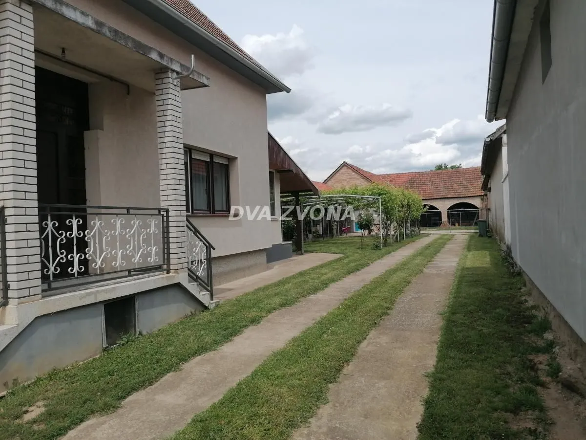 Prodaja, kuća, 216m², Novi Slankamen, Inđija