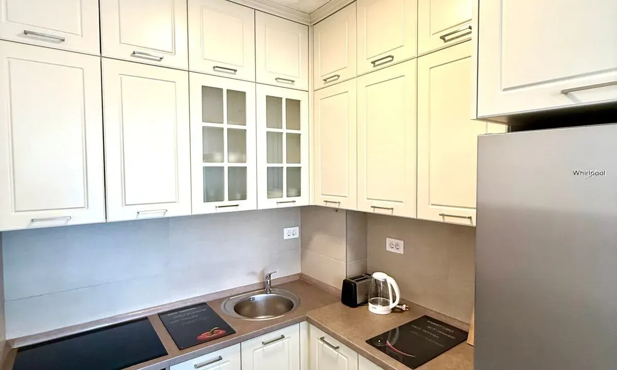 Izdavanje, jednosoban stan, 48m², Vezirov Most, Podgorica