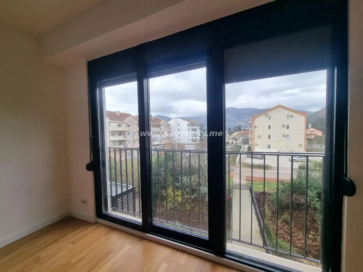 Prodaja, jednosoban stan, 48m², Tivat, Crna Gora
