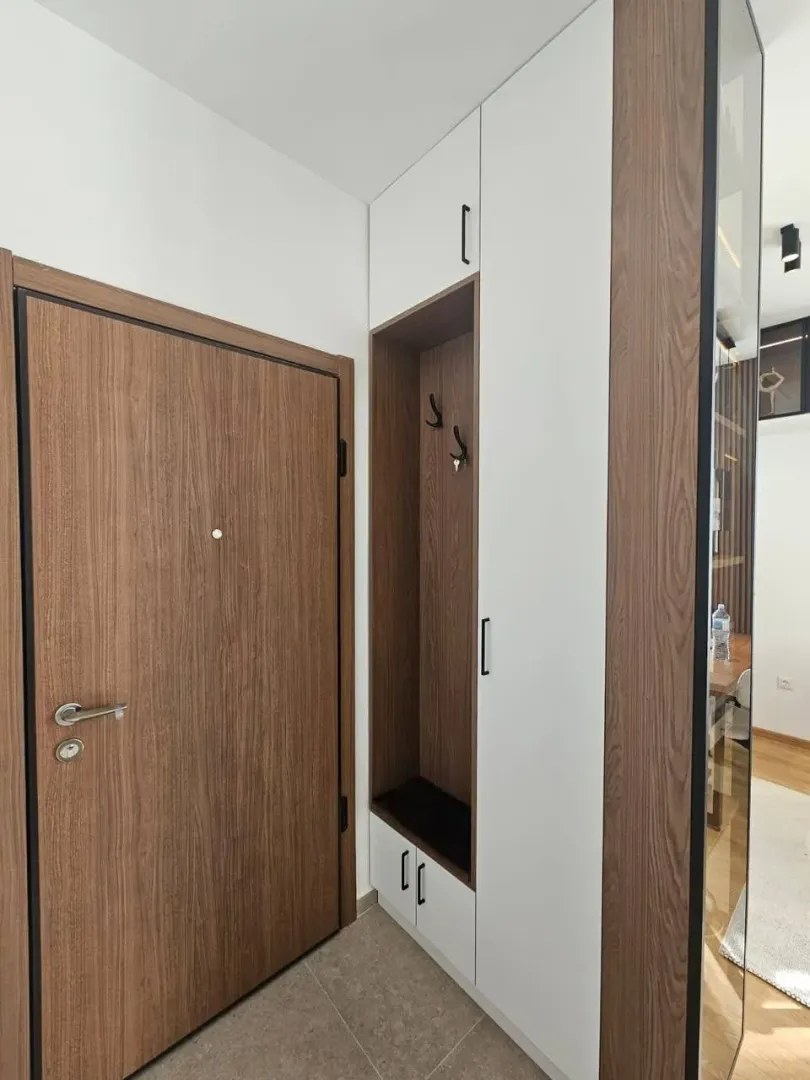 Izdavanje, jednosoban stan, 42m², Bečići, Budva