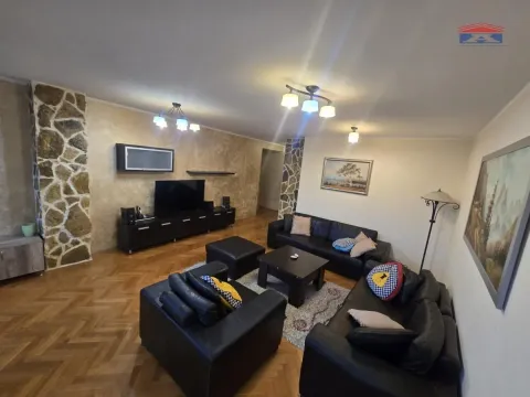 Izdavanje, četvorosoban stan, 105m², Rotkvarija, Novi Sad Sve Podlokacije - image 2