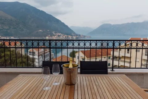 Prodaja, trosoban stan, 84m², Dobrota, Kotor - image 11