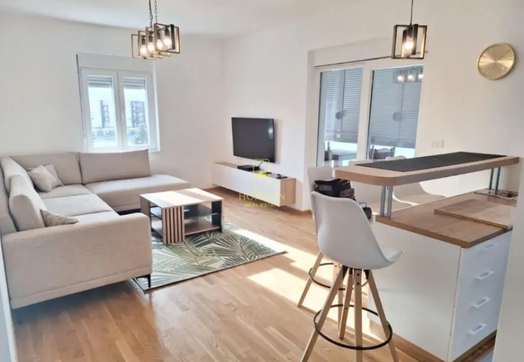 Izdavanje, dvosoban stan, 64m², City Kvart, Podgorica