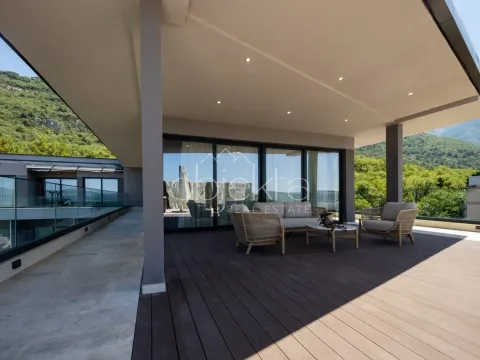 Izdavanje, stan, 117m², Tivat, Crna Gora - image 2