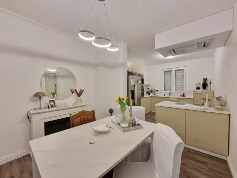 Prodaja, kuća, 250m², Budva, Crna Gora - image 8