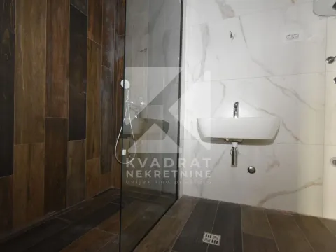 Izdavanje, poslovni prostor, 75m², Stara Varoš, Podgorica - image 11