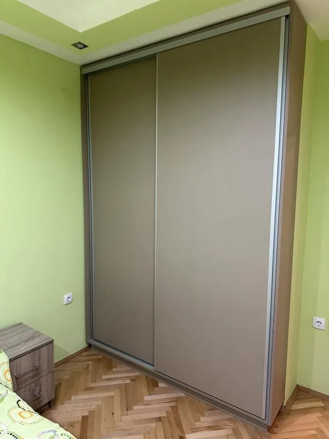 Izdavanje, dvosoban stan, 55m², Bulevar, Niš