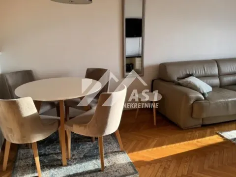 Stan in Bulevar Oslobodjenja