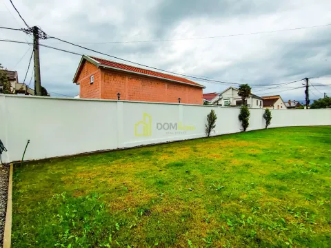 Prodaja, kuća, 340m², Tološi, Podgorica - image 13