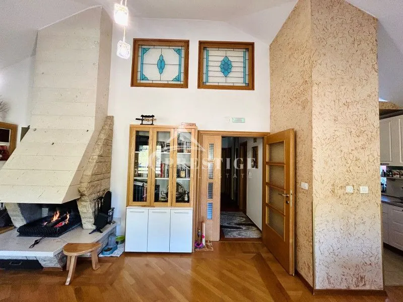 Prodaja, trosoban stan, 136m², Centar, Podgorica