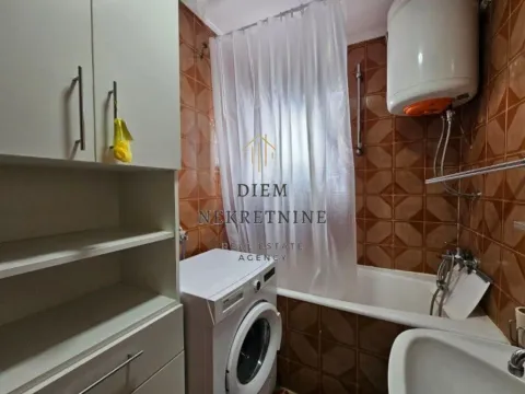 Izdavanje, stan, 53m², Centar, Bar - image 4