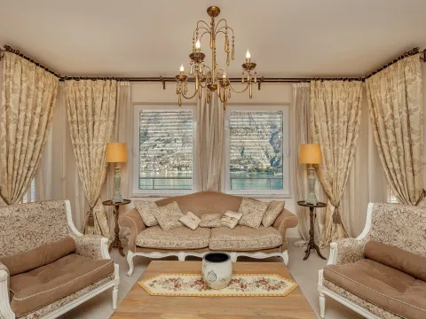 Prodaja, dvosoban stan, 181m², Muo, Kotor - image 10