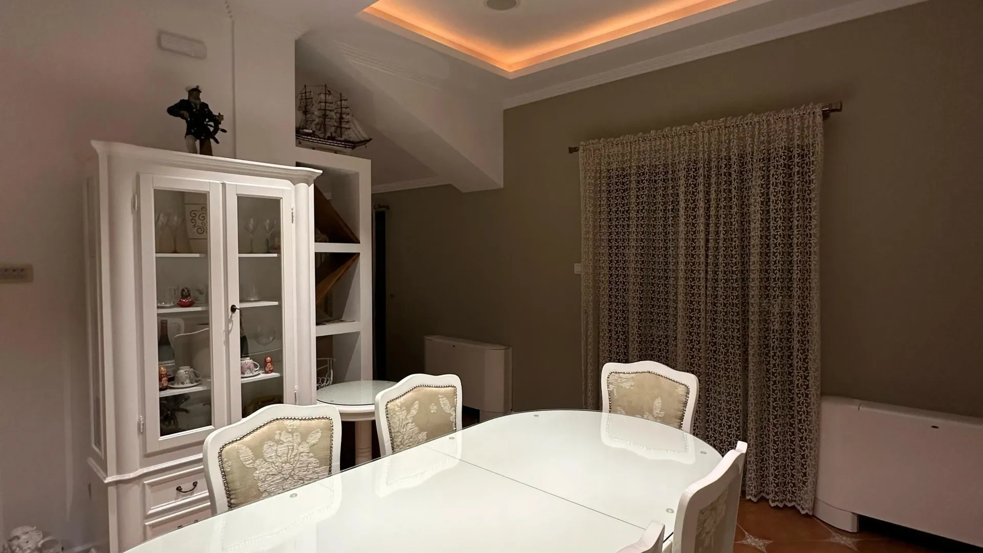 Rent, three bedroom apartment, 130m², Centar, Tivat