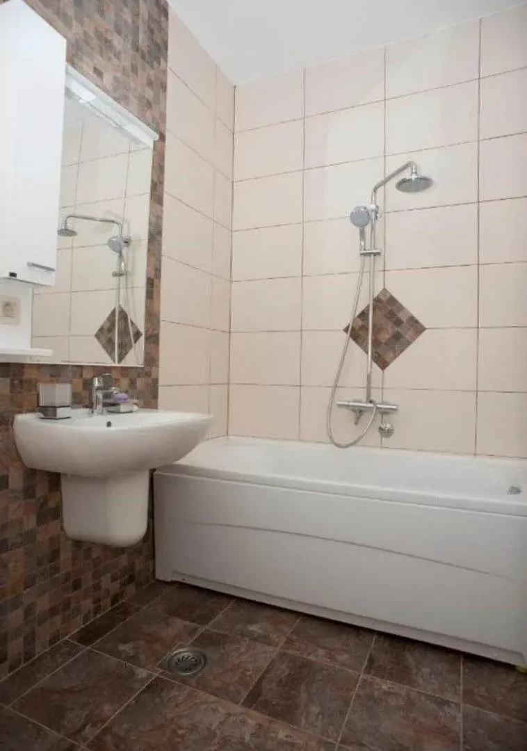 Prodaja, kuća, 400m², Petrovac, Budva