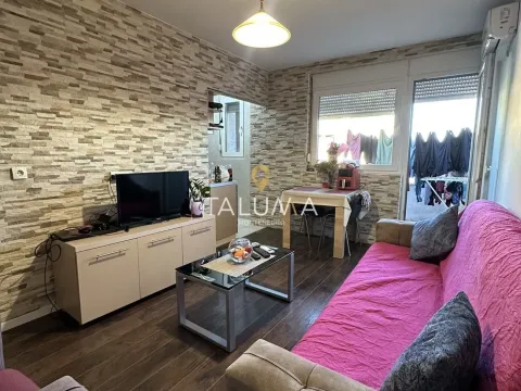 Izdavanje, jednosoban stan, 43m², Centar, Podgorica - image 1