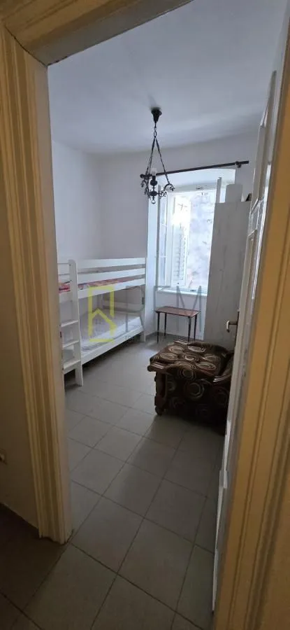 Prodaja, trosoban stan, 72m², Kotor, Crna Gora
