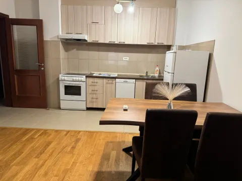 Izdavanje, dvosoban stan, 65m², Centar, Nikšić - image 3