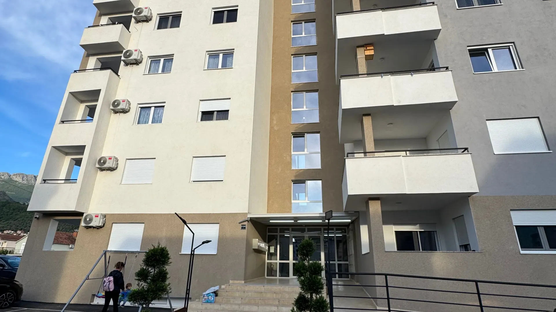 Rent, three bedroom apartment, 75m², Bjeliši, Bar