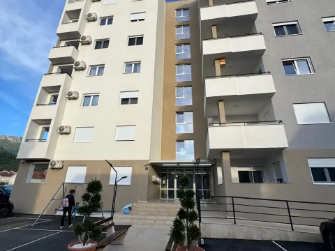 Rent, two bedroom apartment, 65m², Bjeliši, Bar - image 17