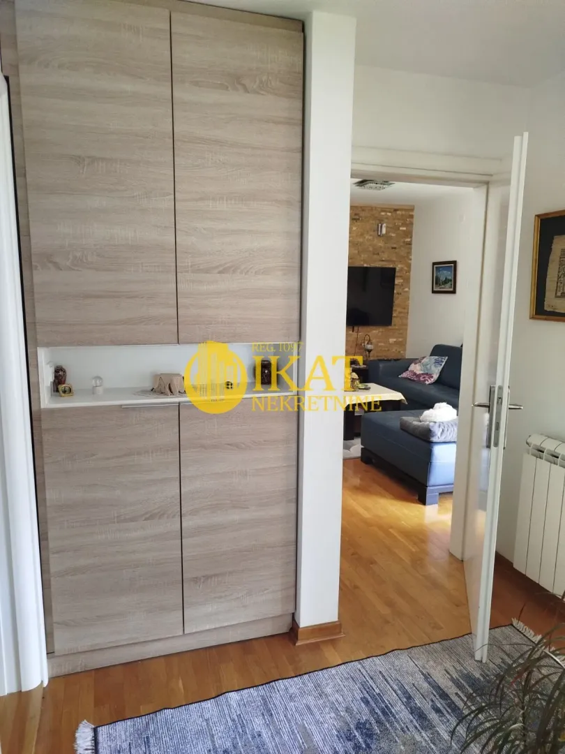 Prodaja, trosoban stan, 85m², Crveni Krst, Beograd