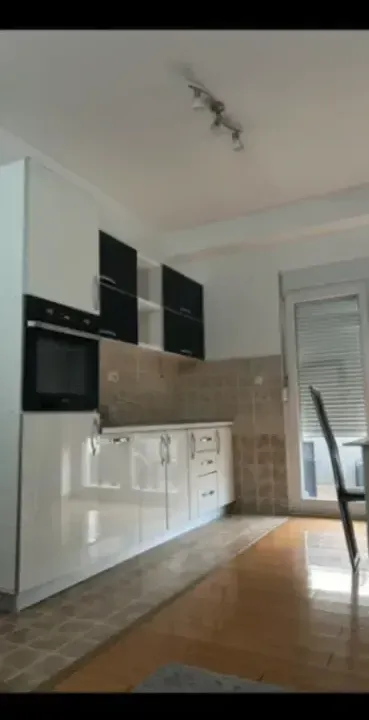 Izdavanje, jednosoban stan, 51m², Stari Aerodrom, Podgorica