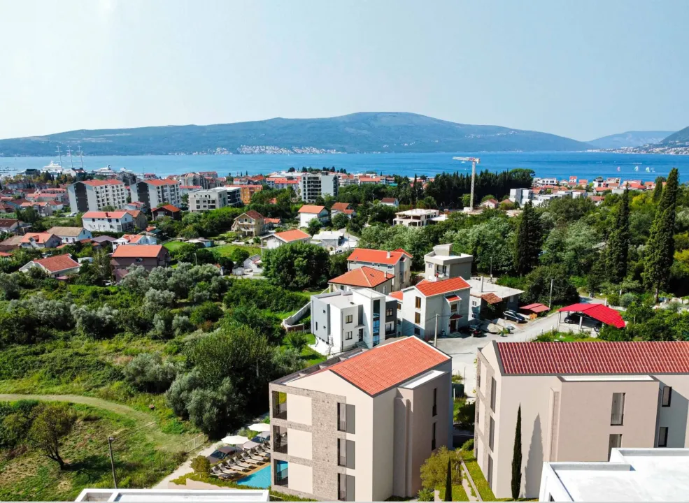 Prodaja, dvosoban stan, 46m², Tivat, Crna Gora