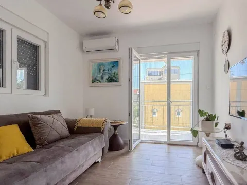Rent, one bedroom apartment, 45m², Bečići, Budva - image 7