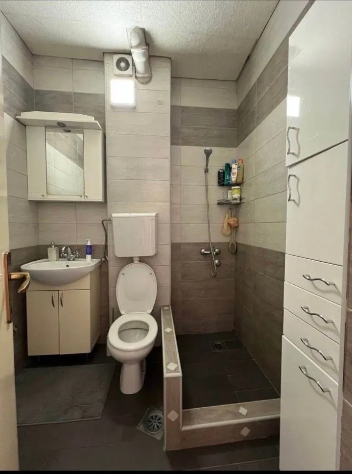 Prodaja, jednosoban stan, 48m², Pejton, Podgorica