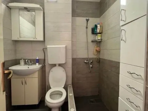 Prodaja, jednosoban stan, 48m², Pejton, Podgorica - image 10