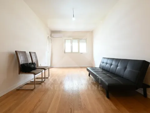 Izdavanje, jednosoban stan, 50m2, Central Point, Podgorica Izdavanje, jednosoban stan, 50m2, Central Point, Podgorica