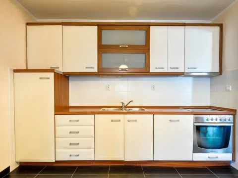 Prodaja, dvosoban stan, 104m², Stoliv, Kotor - image 11