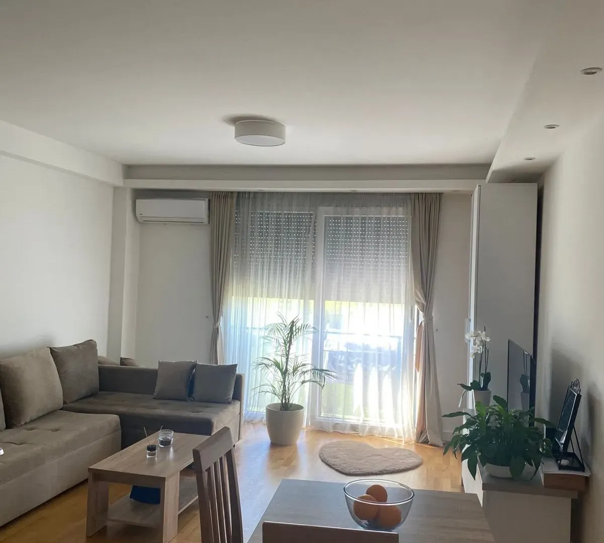 Rent, studio apartment, 35m², Tološi, Podgorica