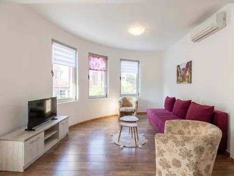 Prodaja, jednosoban stan, 48m², Bečići, Budva - image 2