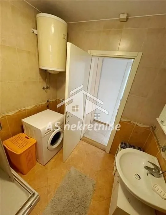 Izdavanje, dvosoban stan, 50m², Đeram Pijaca, Beograd