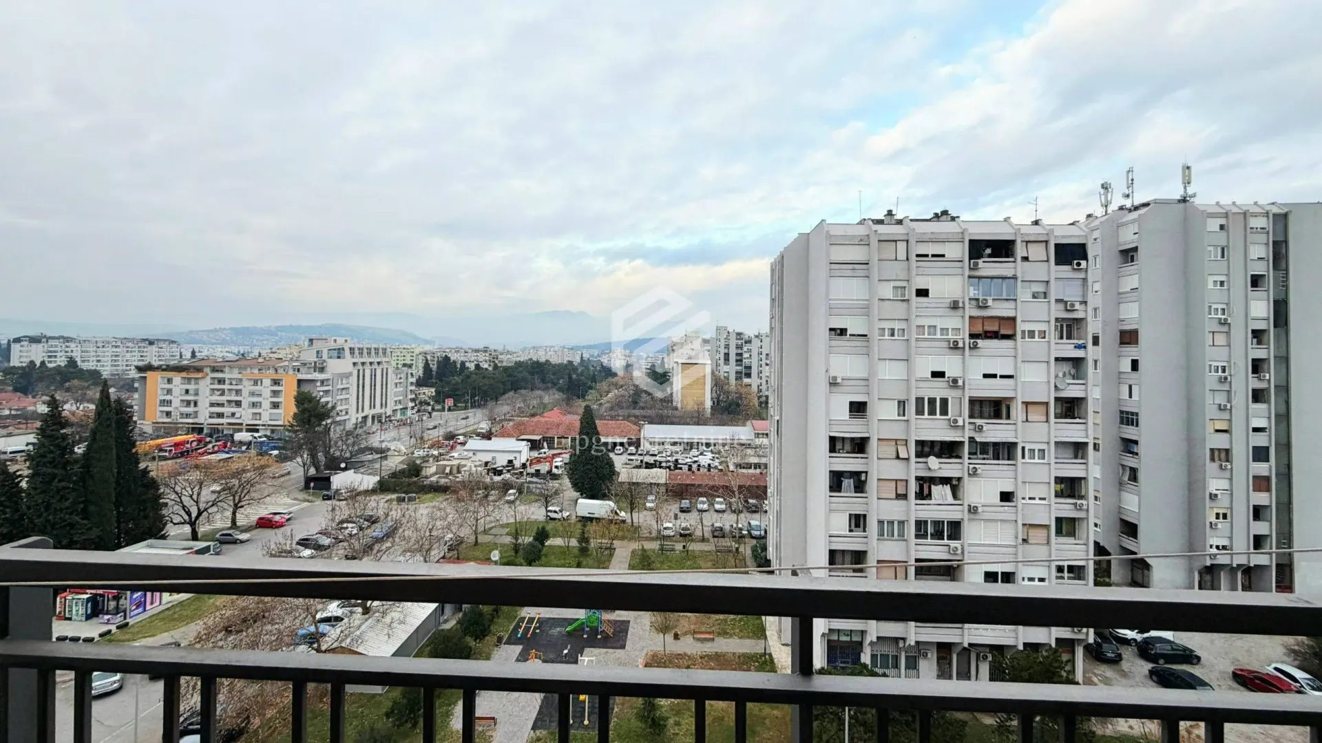 Rent, one bedroom apartment, 45m², Pobrežje, Podgorica