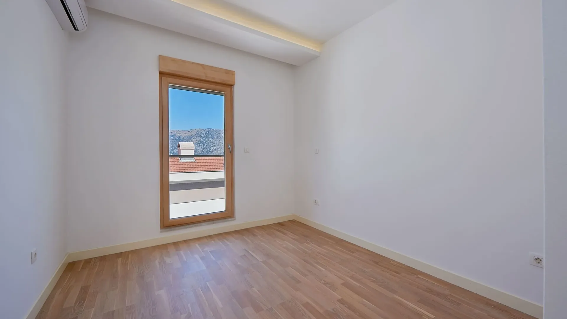 Sale, three bedroom apartment, 62m², Dobrota, Kotor