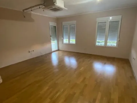 Izdavanje, dvosoban stan, 70m², Ljubović, Podgorica - image 5