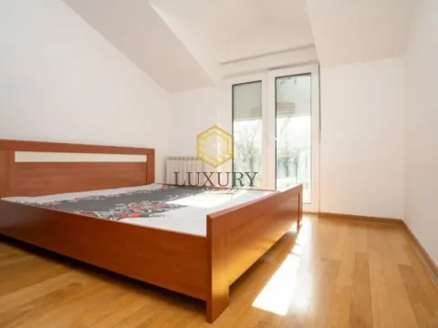 Izdavanje, kuća, 200m², Rogami, Podgorica - image 8