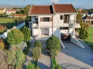 Sale, house, 308m², Tološi, Podgorica - image 1