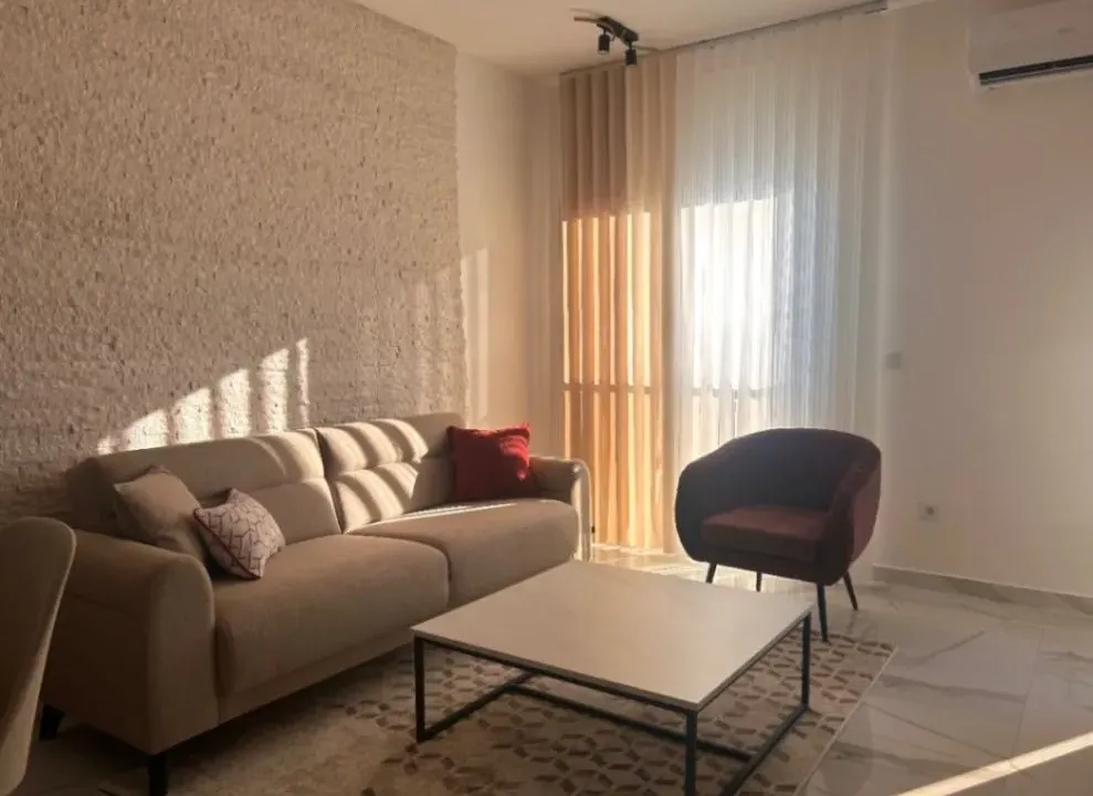 Izdavanje, jednosoban stan, 47m², Radanovići, Kotor