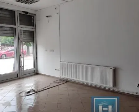 Izdavanje,  poslovni prostor, 107m2, Centar, Vranje