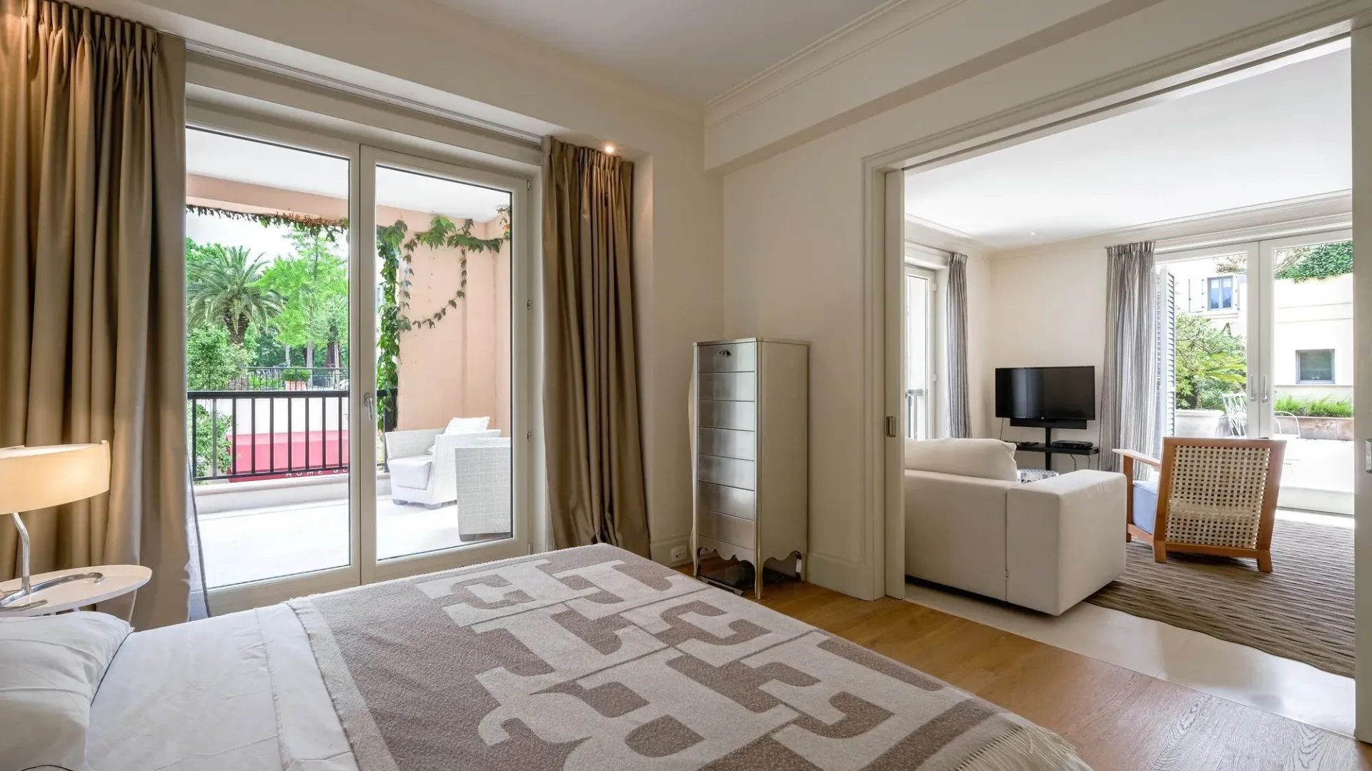 Prodaja, jednosoban stan, 68m², Tivat, Crna Gora