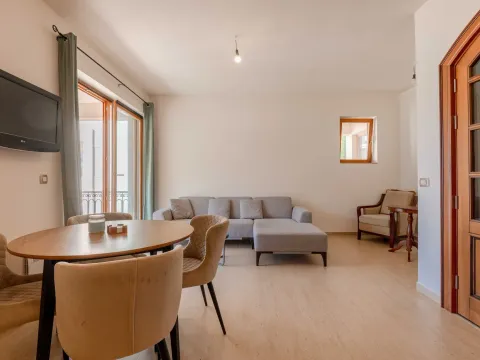 Prodaja, dvosoban stan, 106m², Dobrota, Kotor - image 4