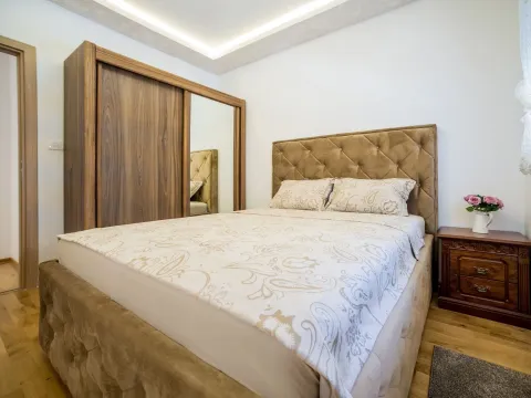 Rent, one bedroom apartment, 45m², Budva, Crna Gora - image 5