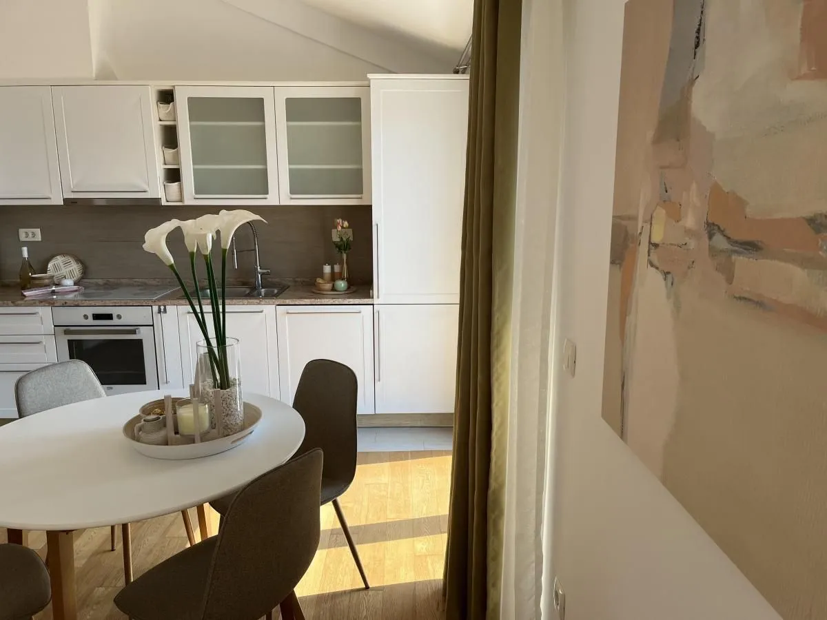 Prodaja, trosoban stan, 99m², Kalimanj, Tivat