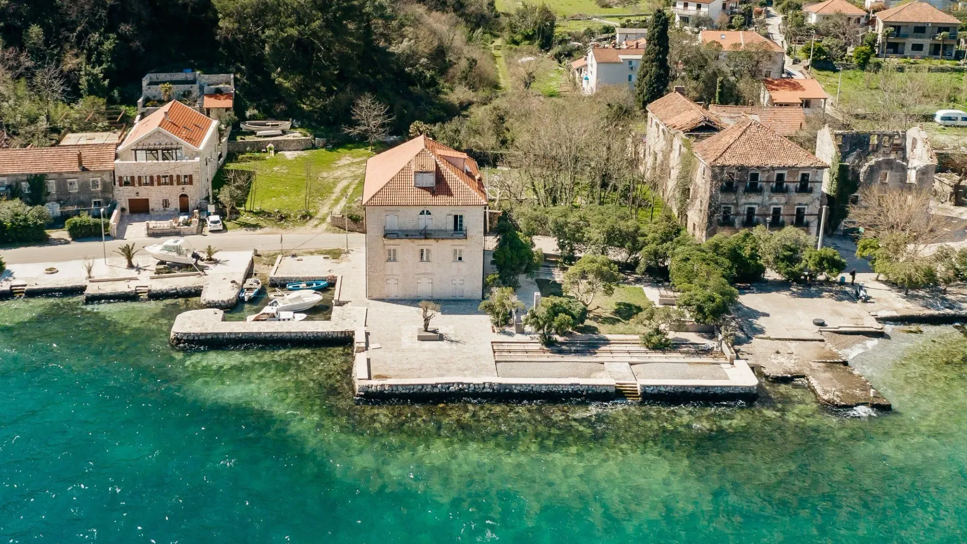 Sale, house, 550m², Prčanj, Kotor