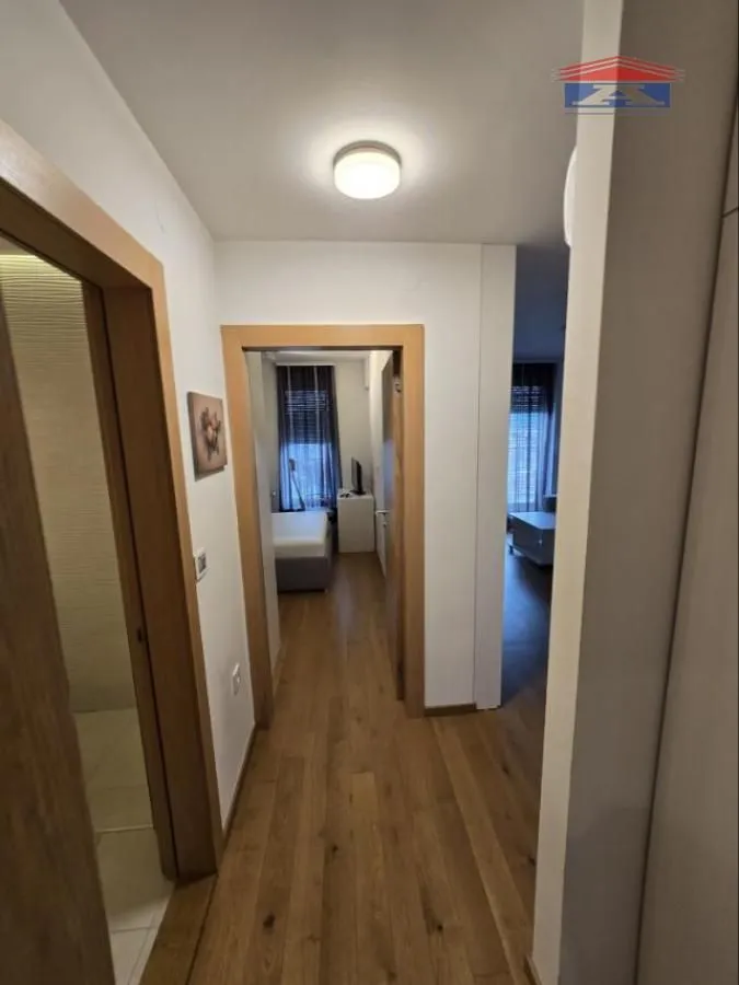 Izdavanje, jednosoban stan, 43m², Bulevar Evrope, Novi Sad Sve Podlokacije