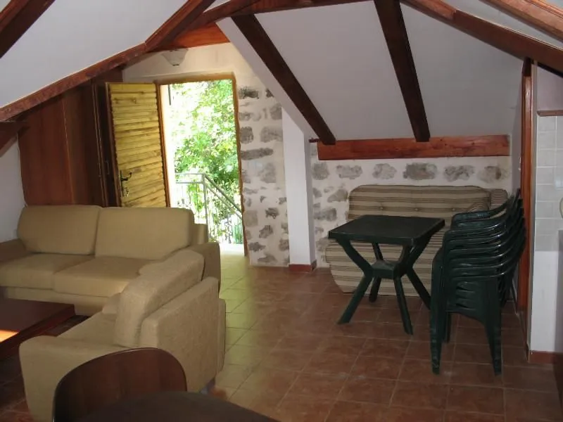 Sale, house, 360m², Dobrota, Kotor