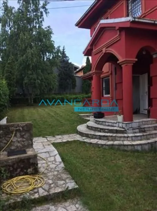 Izdavanje, četvorosoban stan, 210m², Višnjička Banja, Palilula Sve Podlokacije
